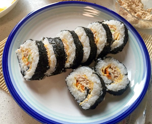 紫菜金枪鱼包饭