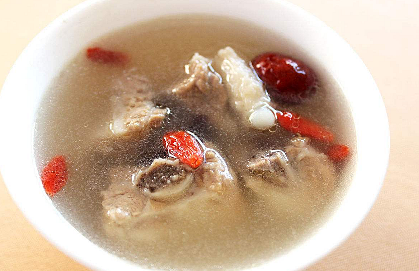 枸杞红枣煲瘦肉