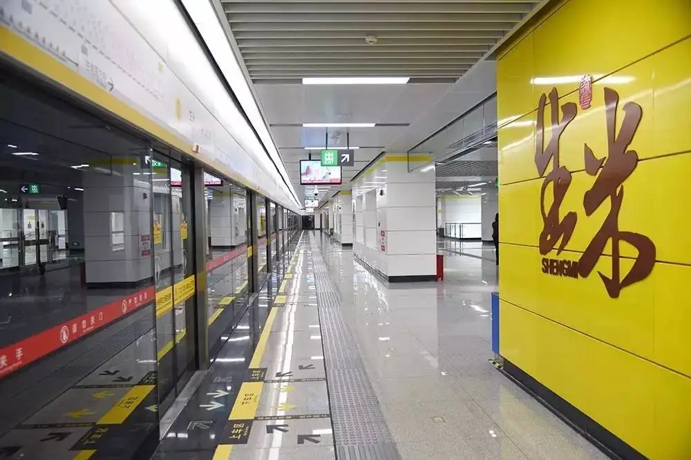 区生米镇的北侧,是南昌轨道交通集团有限公司管理运营的地铁车站,途经