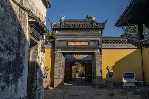 <p>保圣寺古物馆