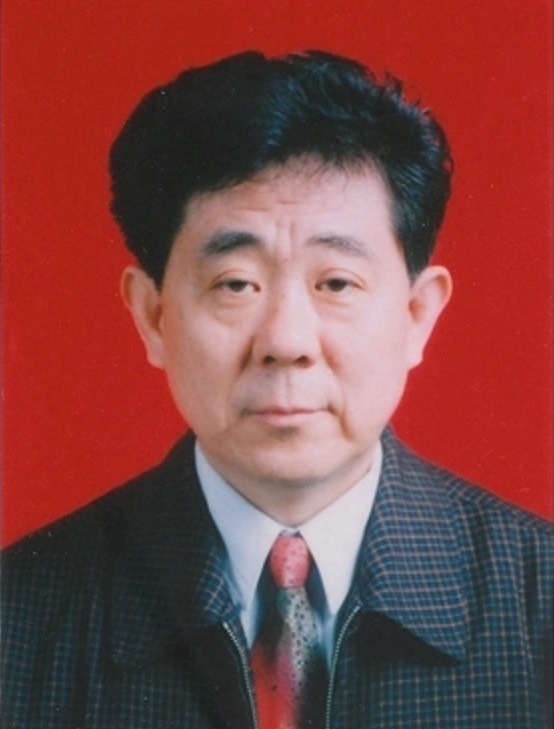  p>王胜利,男,满族,1945年7月出生于河北省满城县