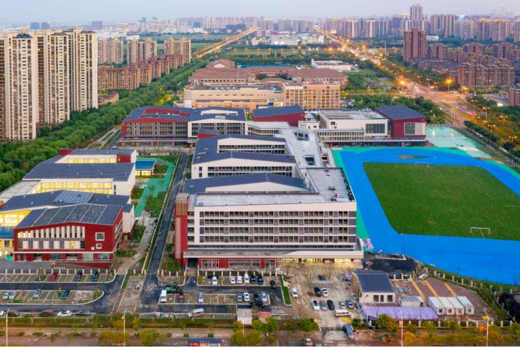 东沙湖实验中学