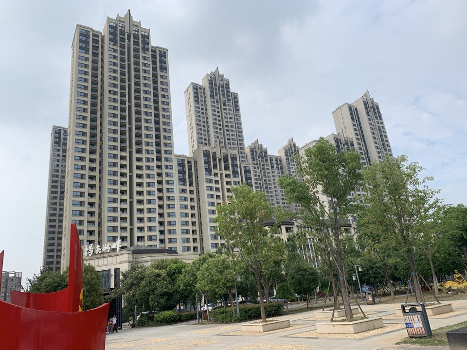 p>杨春湖畔位于武汉市洪山青山,由 a target="_blank" href="/item