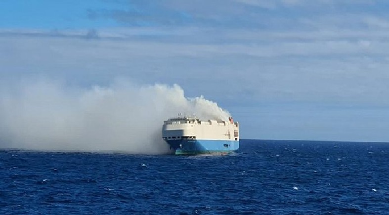 2022年2月16日felicity ace号起火沉船事件