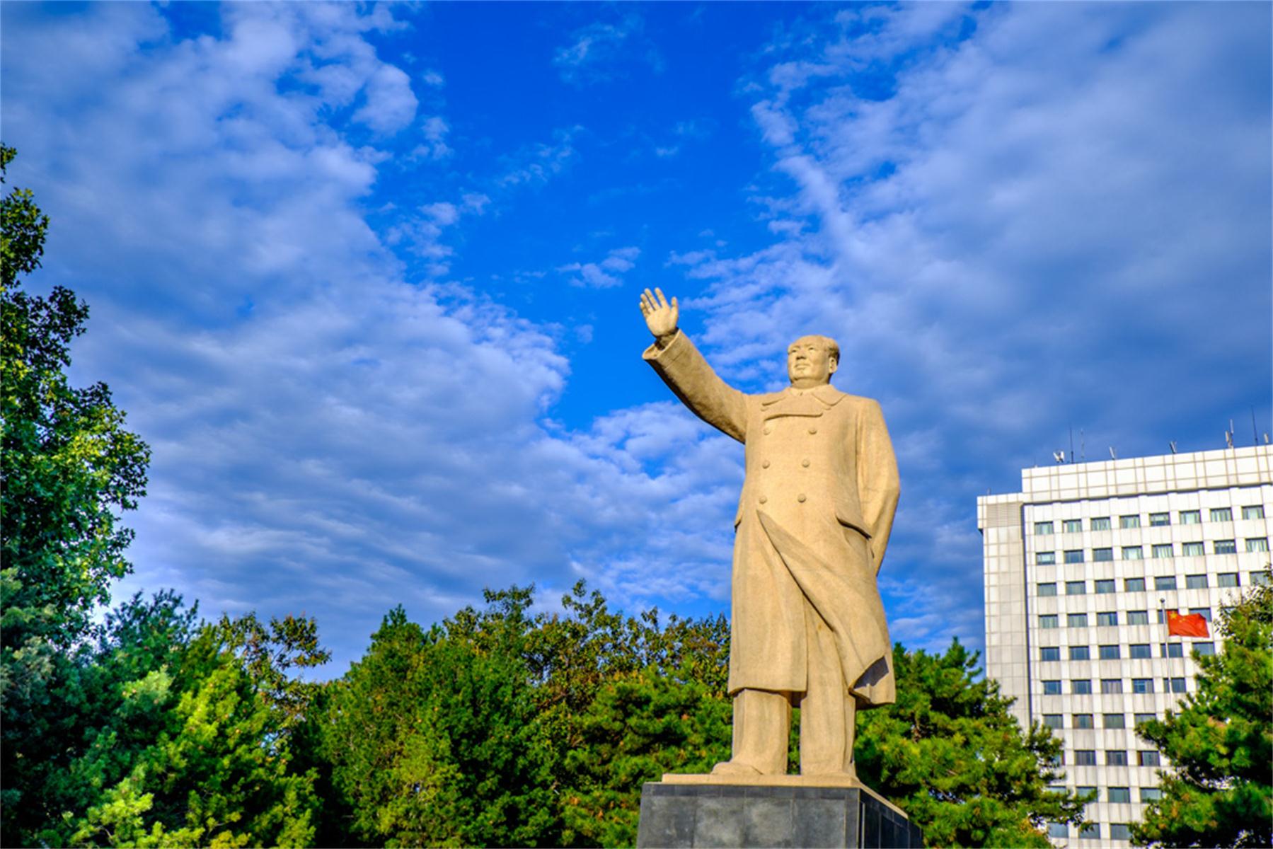 beijing university of posts and telecommunications /i>),简称北邮