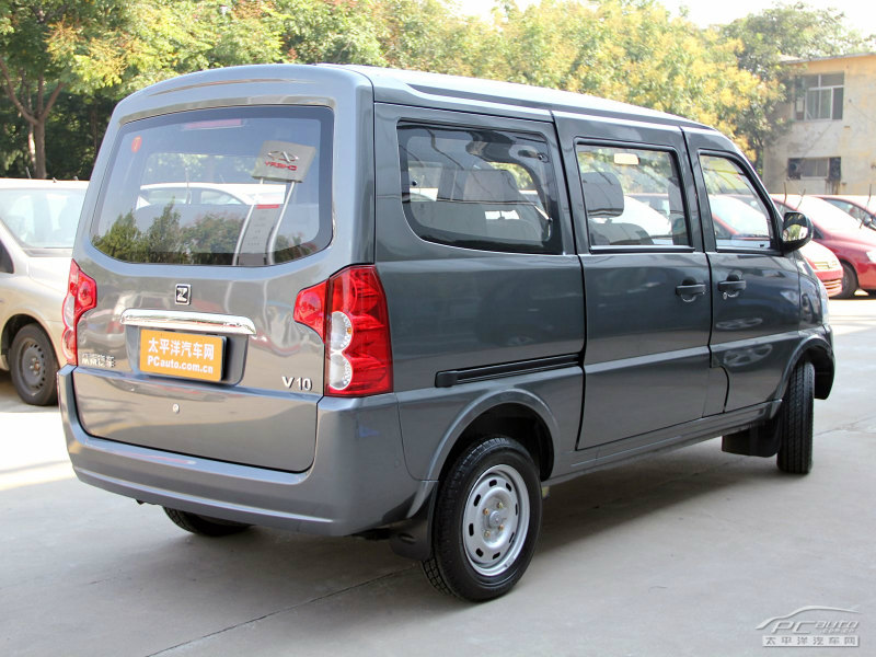  p data-id="gnao2m420r">众泰v10是众泰公司研发的一款面包车,车身