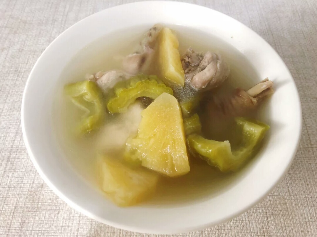 凤梨苦瓜鸡汤