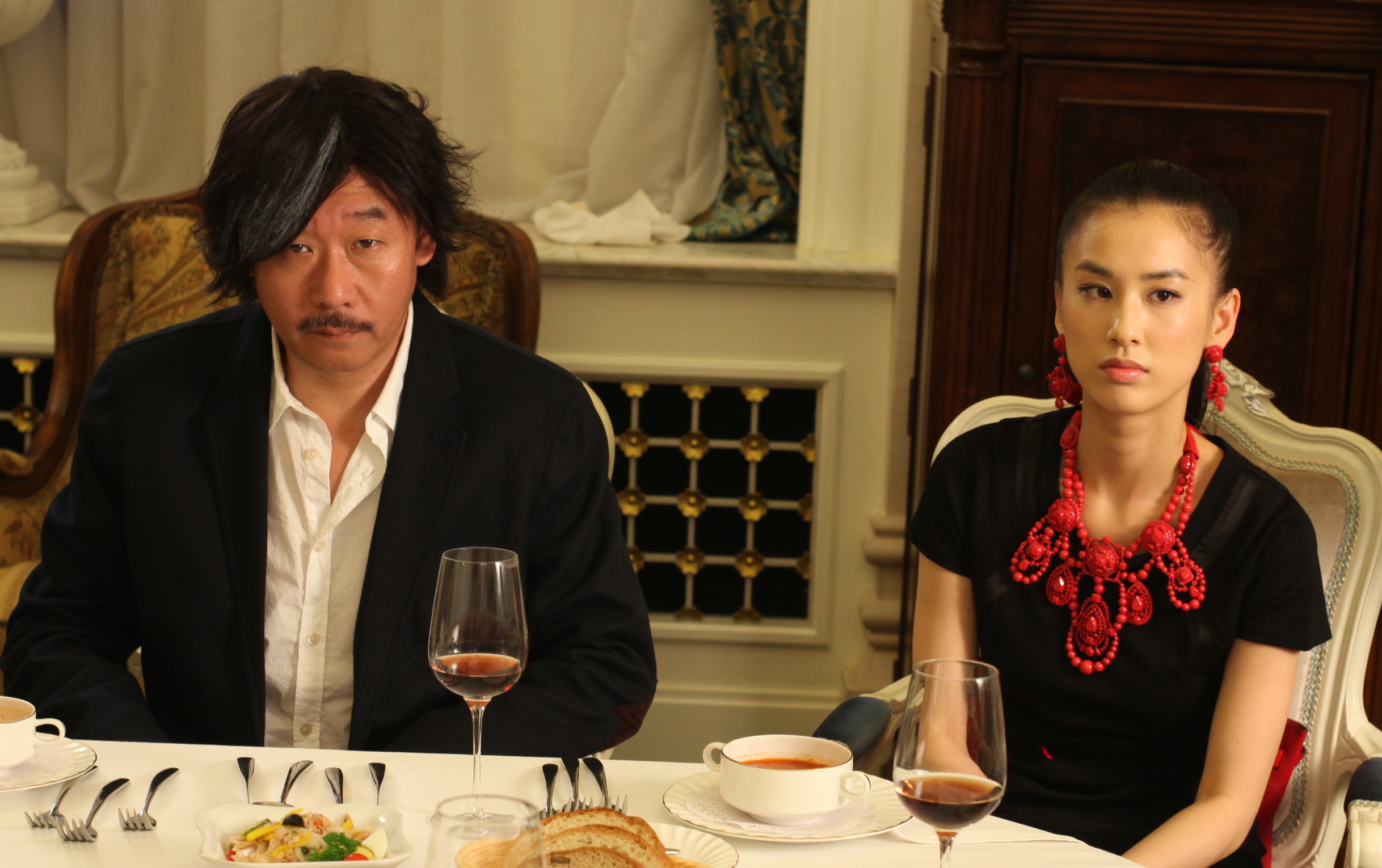  p>《一夜成名》是由 a>石磊 /a>执导, a href="#" data-lemmaid="