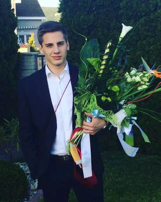 1997年8月19日出生于 a href="#" data-lemmaid="191888">匈牙利 /a>