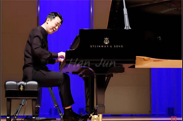  p data-id="gnbl4uk16y">王鲁, 青年钢琴家