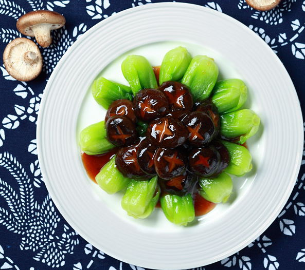 蚝油鲜菇扒菜胆