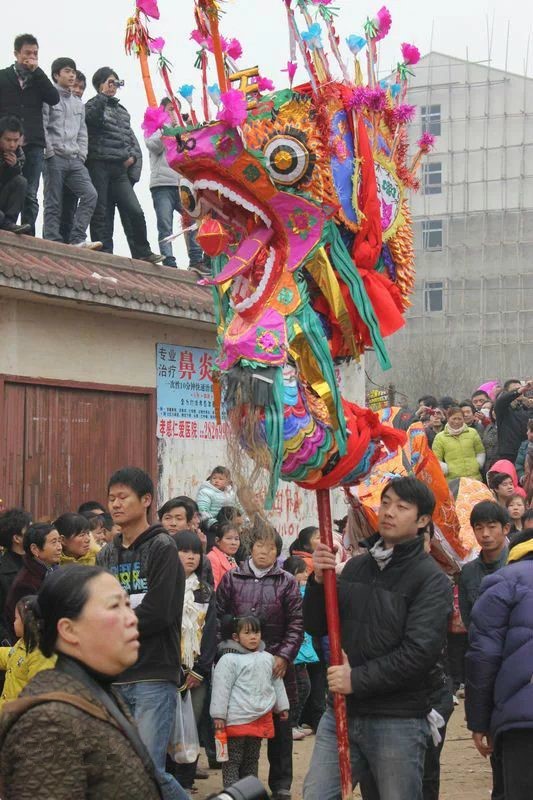  p>杨店龙灯,是一种湖北孝感地区龙舞文化.