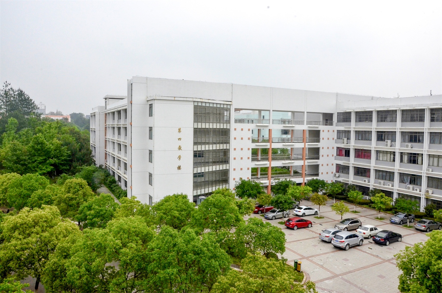  p>赣南师范大学(gannan normal university),位于 a target="_blank"