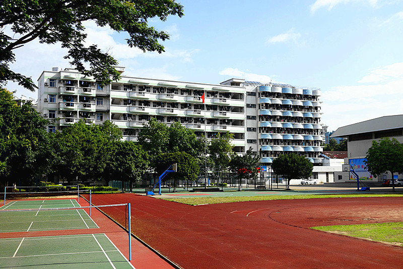  p>中山市东区中学是广东省一级学校,广东省普通高中教学水平优秀学校