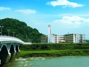 1936年,余江一中的前身在锦江古镇诞生,1946年,余江县立中学校增设