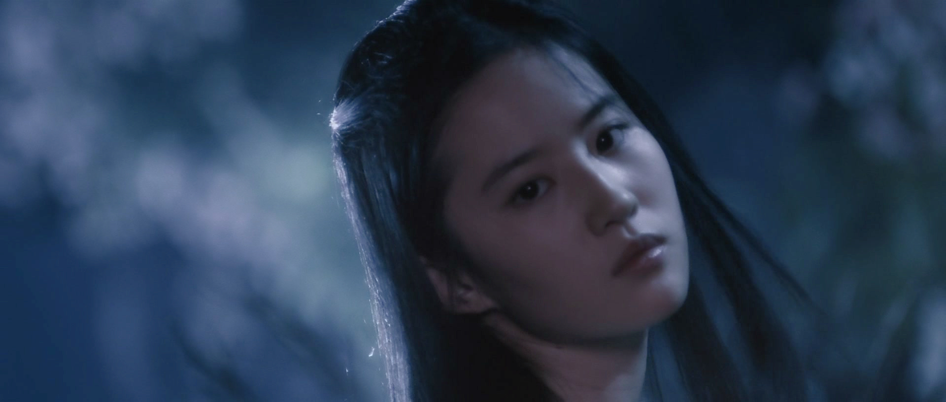  p>刘亦菲,1987年8月25日出生于湖北省武汉市,华语影视女演员,歌手