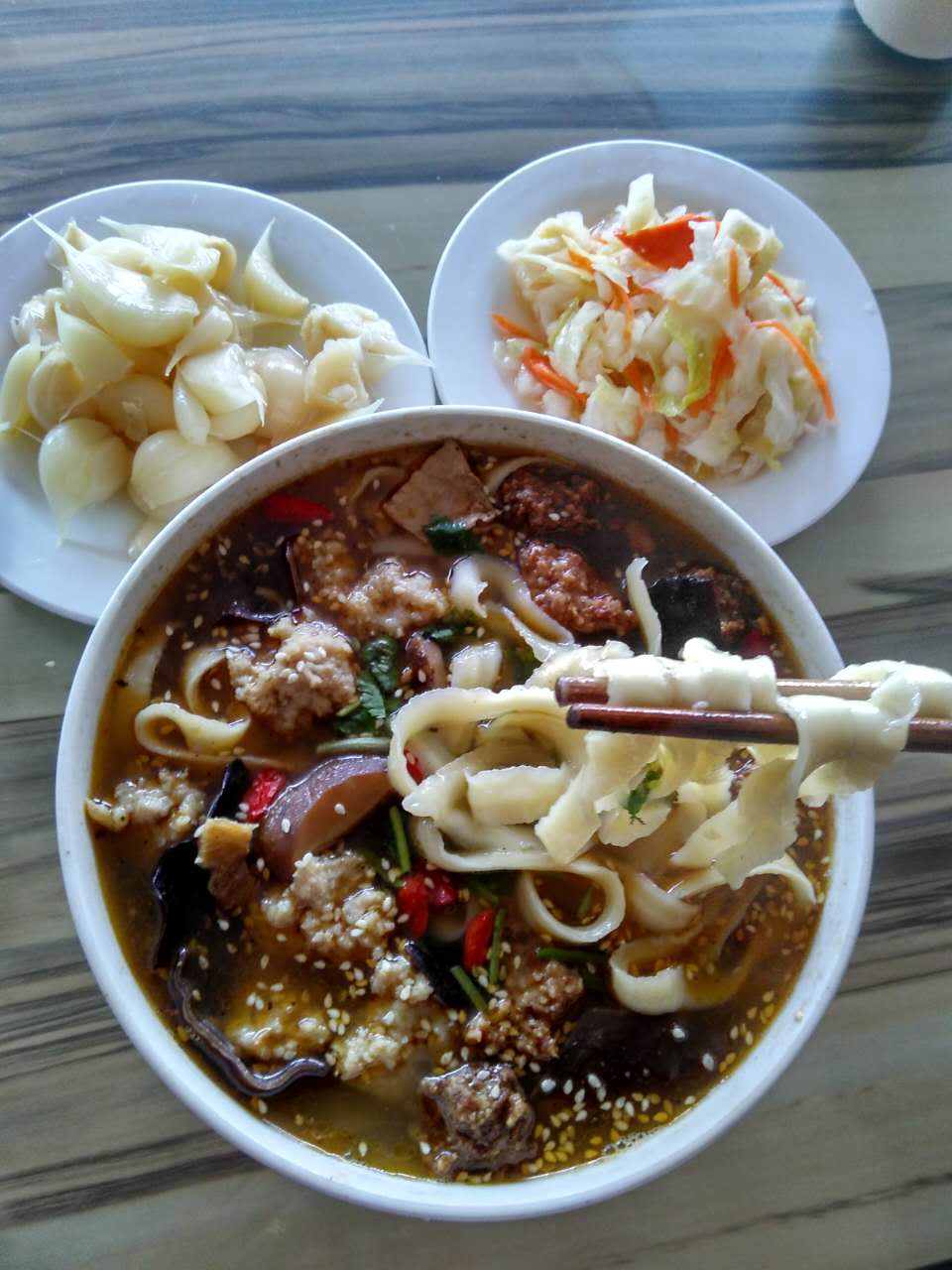  p>南泥湾香菇面,是发源于陕西省延安市南泥湾镇的一种陕北地方美食