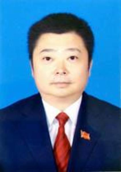  p data-id="gnau67zrdu">于军,男,汉族,中国
