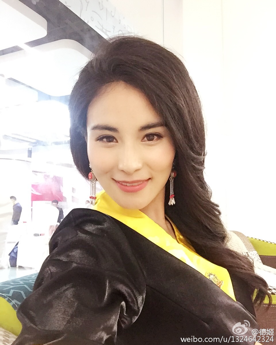  p data-id="gnx3sash6d">德姬,出生于四川省阿坝藏族羌族自治州,毕业