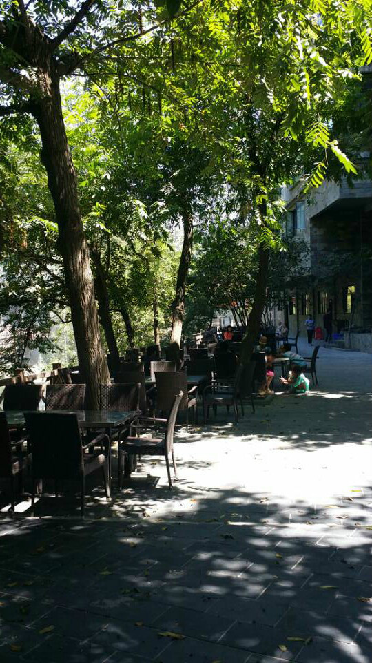  p>逸景园农家乐位于十堰市茅箭区百二河村大川路五十一号,座落于十房