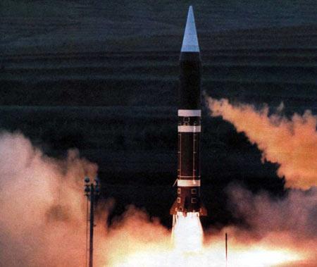  p>核武器(英文名:nuclear weapon)是利用能自持进行的原子 a target=