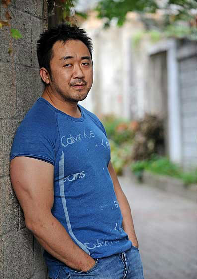 马东锡(         ,ma tong seok),原名李东锡,1971年3月1日出生于韩国