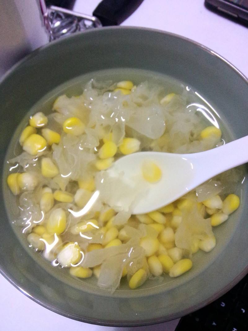 雪耳玉米糖水