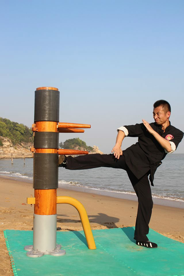 日出生于山东淄博人, a target="_blank" href="/item/截拳道/30401"