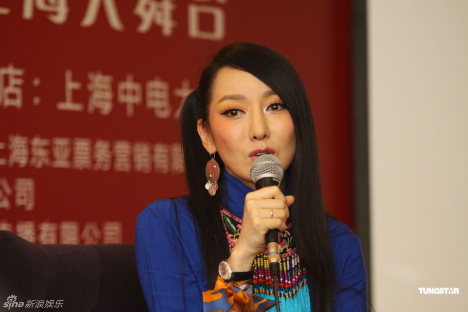 dingding),原名周鹏,出生于河南省平顶山市,中国内地流行乐女歌手