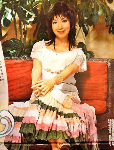  p>谢雪心,本名孔令馥.1953年11月1日出生,籍贯山东曲阜.