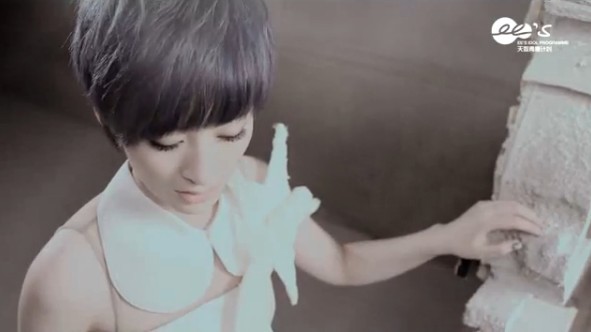 forever 21》是 a target="_blank" href="/item/曾轶可/6664605"