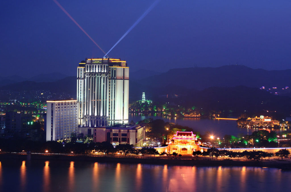 省惠州市规模最大,档次最高,设施最完善,服务最齐全的豪华五星级酒店