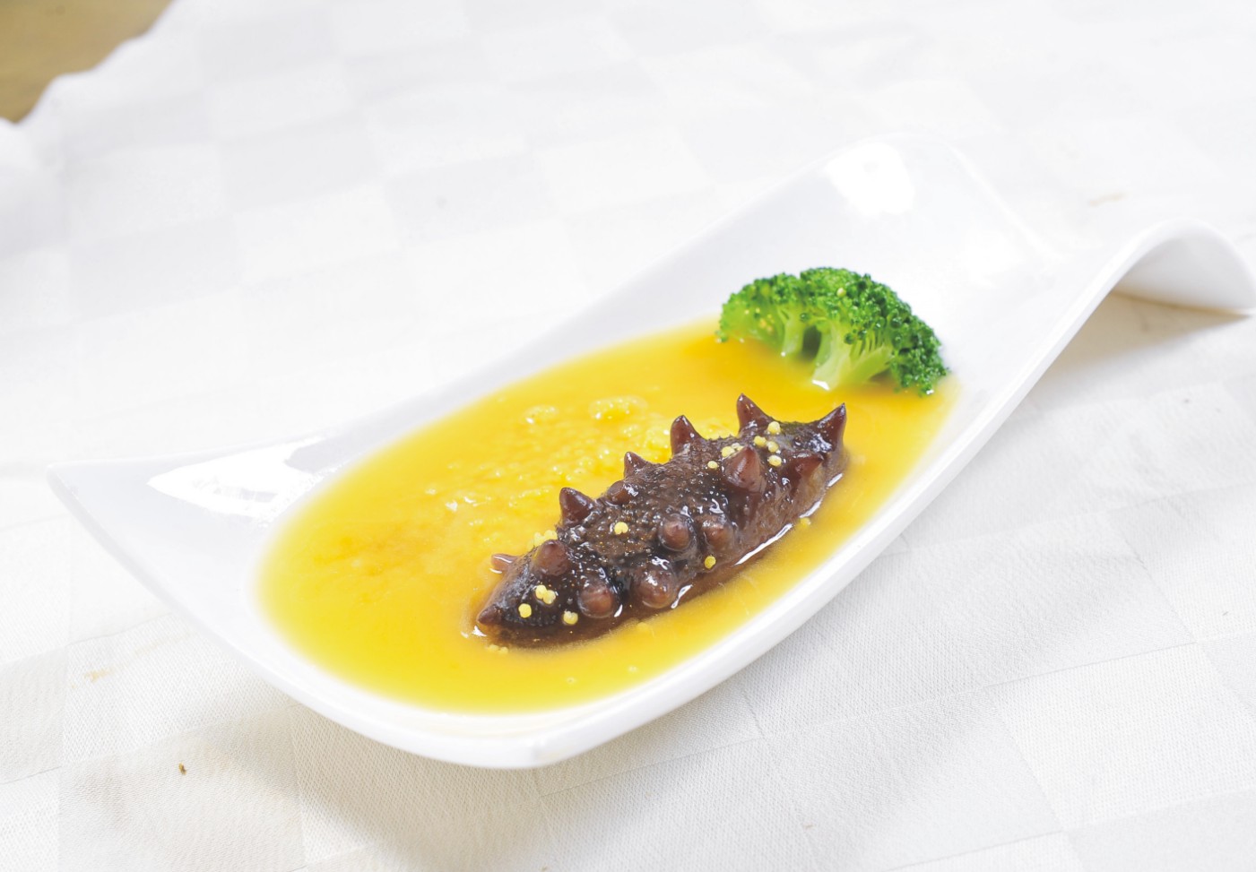 用精选小米,鸡汤,新鲜海参熬制而成