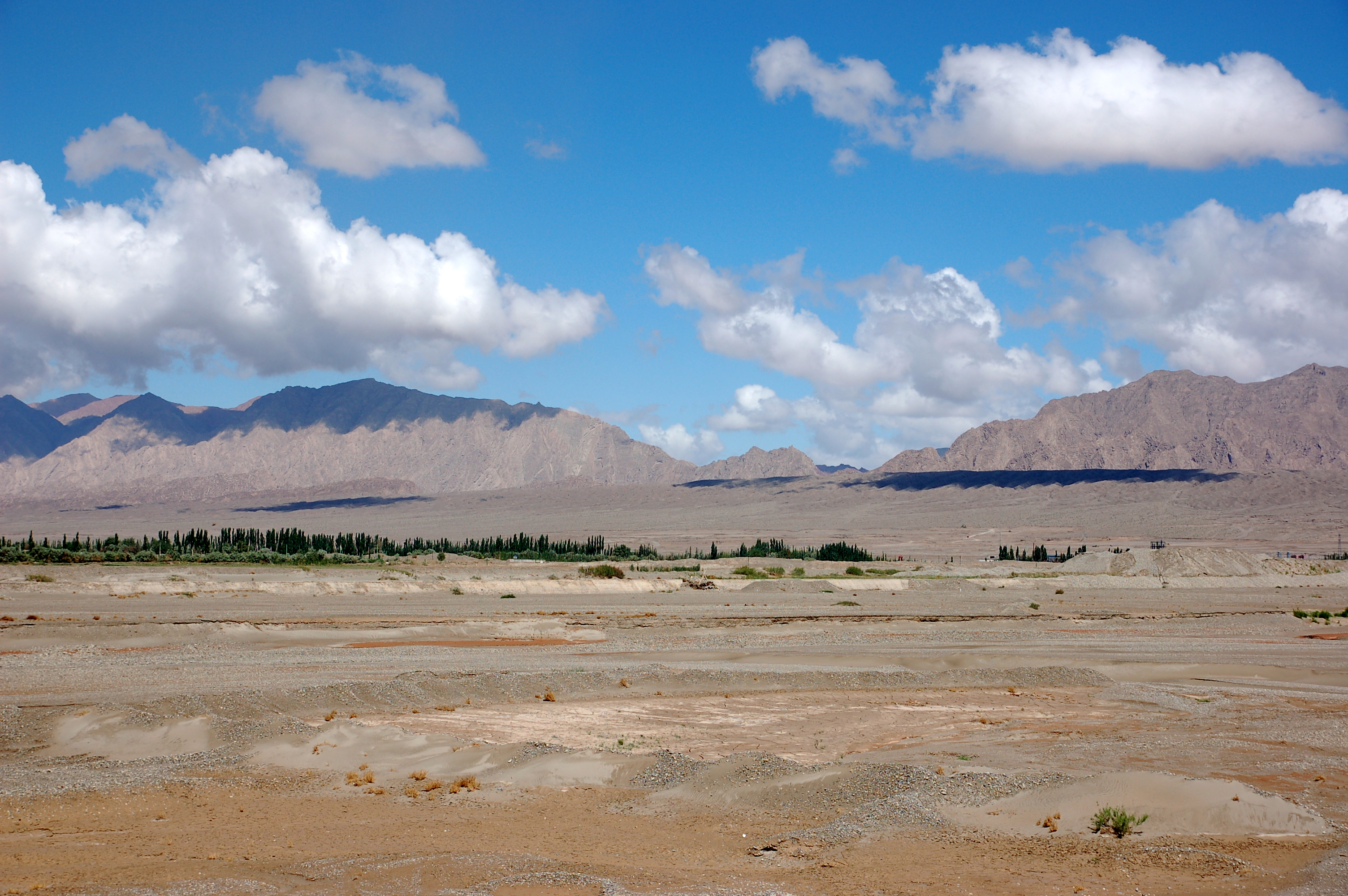  p>新和县,隶属于新疆维吾尔自治区阿克苏地区,位于 a target="_blank