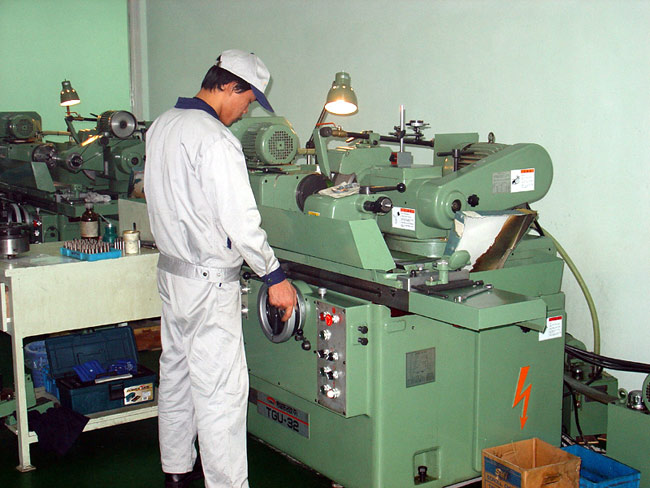  p>外圆 a href="#" data-lemmaid="474061">磨床 /a>是 a href="#">