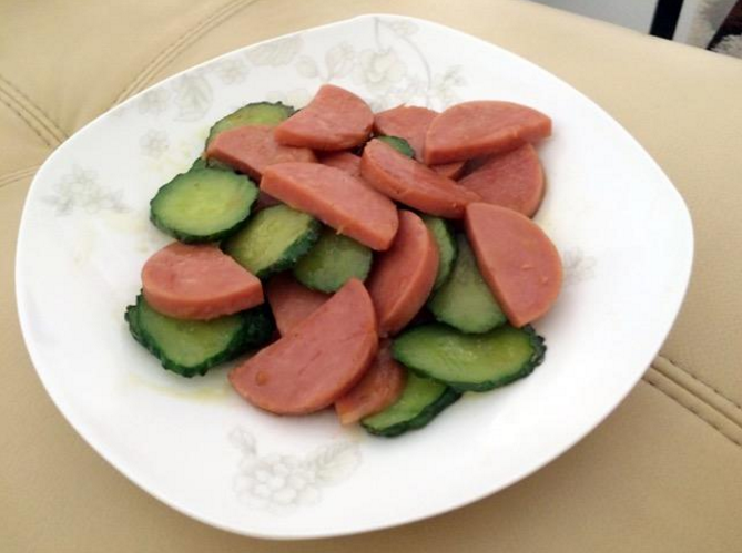 凉拌黄瓜火腿