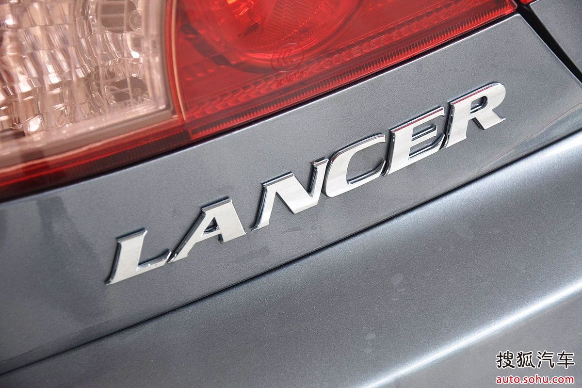  p>三菱蓝瑟是东南汽车推出的三菱车标轿车,属国产车,市场定位在 a