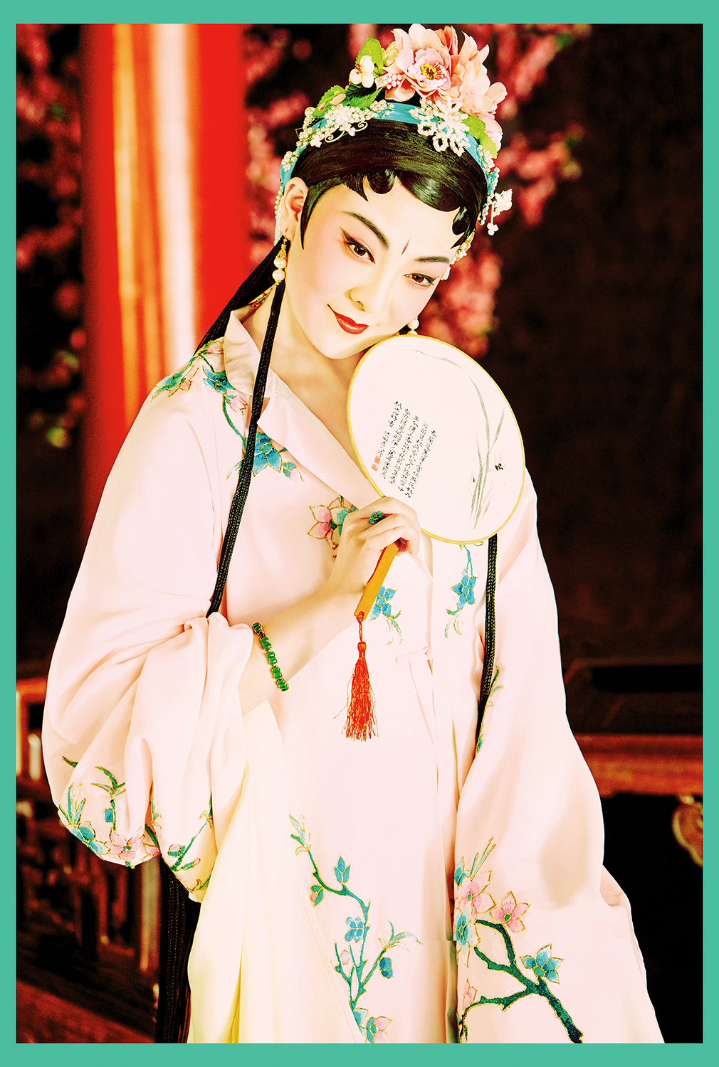 data-id="gnywwkse0d">《怜香伴》又名《美人香》,为清代戏曲家李渔