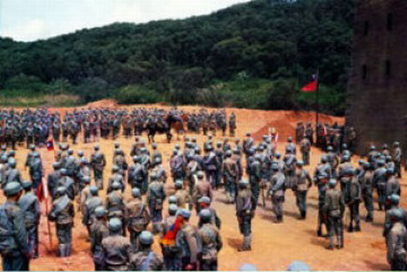  p>《八道楼子》 i>(seven man army) /i>是长弓电影公司1976年出品的
