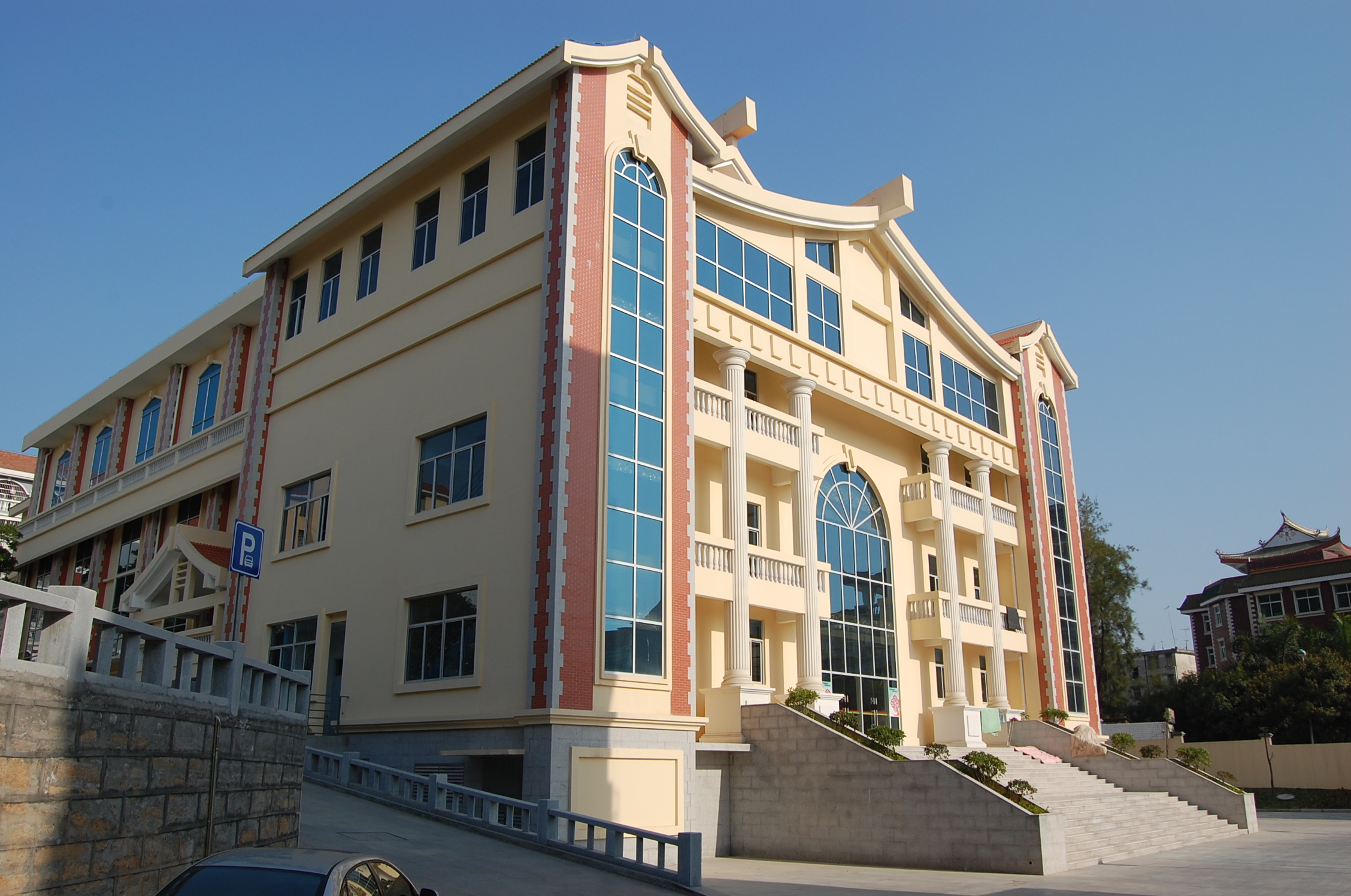  p>集美大学财经学院,位于福建省 a href="#" data-lemmaid="3450175"