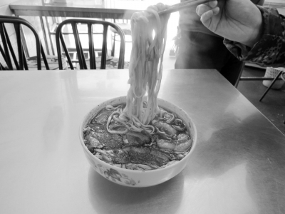 面是在上世纪90年代中期,当时205国道当涂段只有一两家,每碗最多卖5元