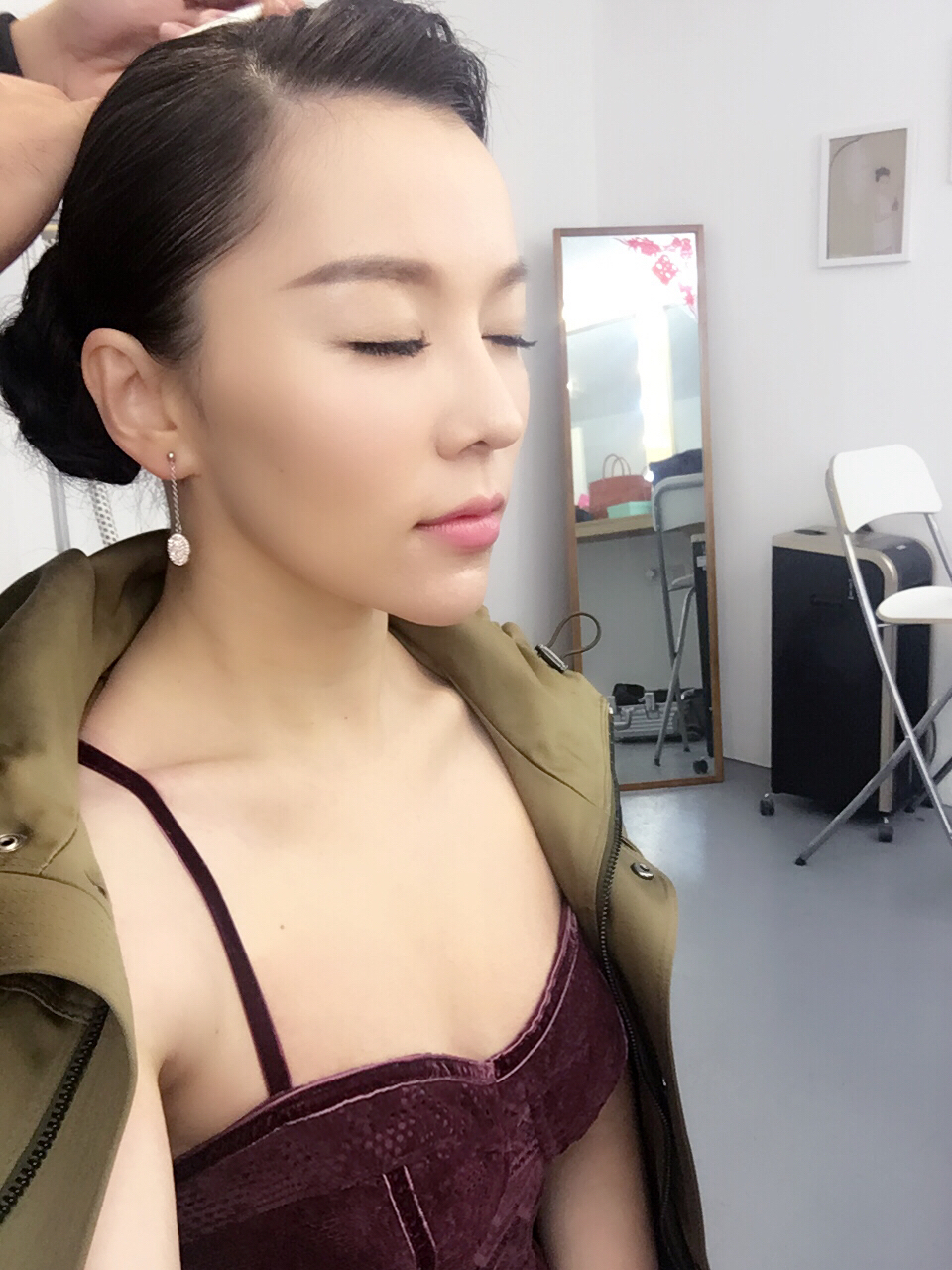  p data-id="gnbukxkot4">王紫依 i>(原名王紫伊) /i>,毕业于上海电影