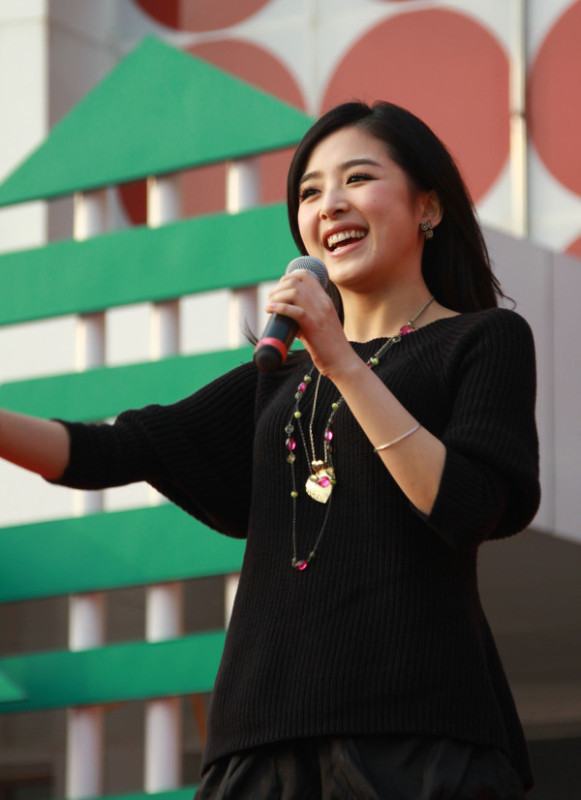  p>张含韵,1989年4月9日出生于四川省德阳市旌阳区,中国内地流行乐女