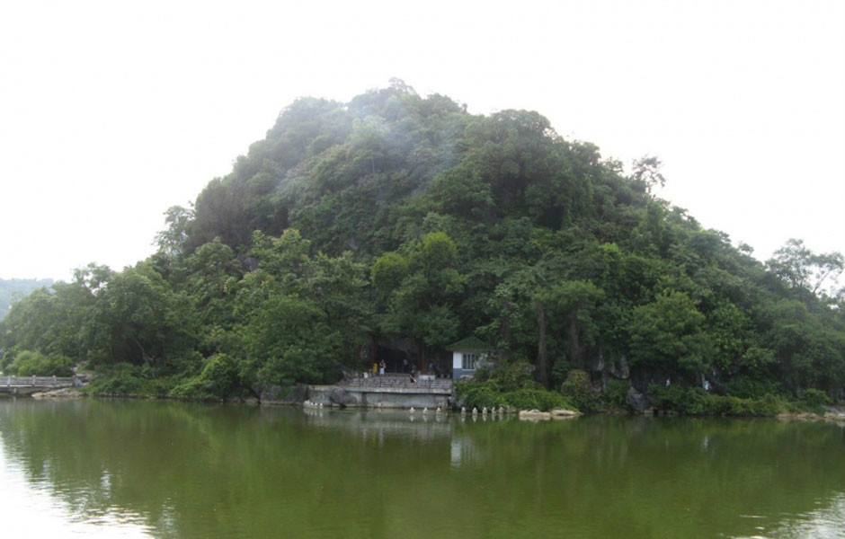  p data-id="gnx6gx9dfy">苏州西山景区,是西洞庭山的简称,南北宽11