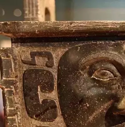 商大禾人面方鼎