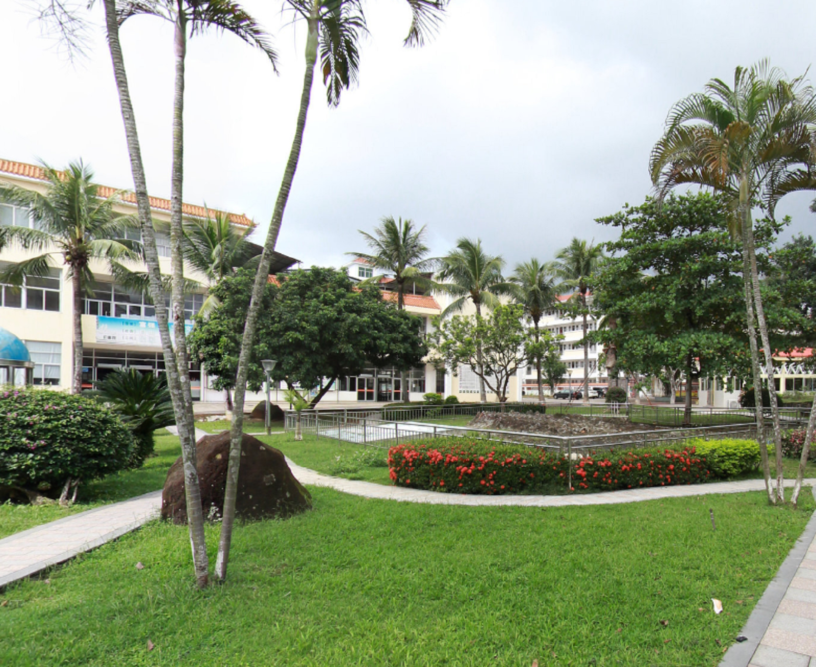  p>海南省国兴中学( i>guoxing middle school hainan province /i>)