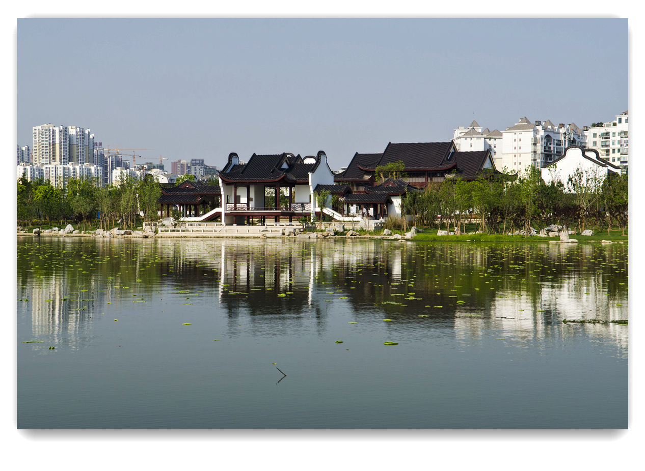  p data-id="gnws4ktprr">沙湖公园,坐落于江西省丰城市东部丁家村后