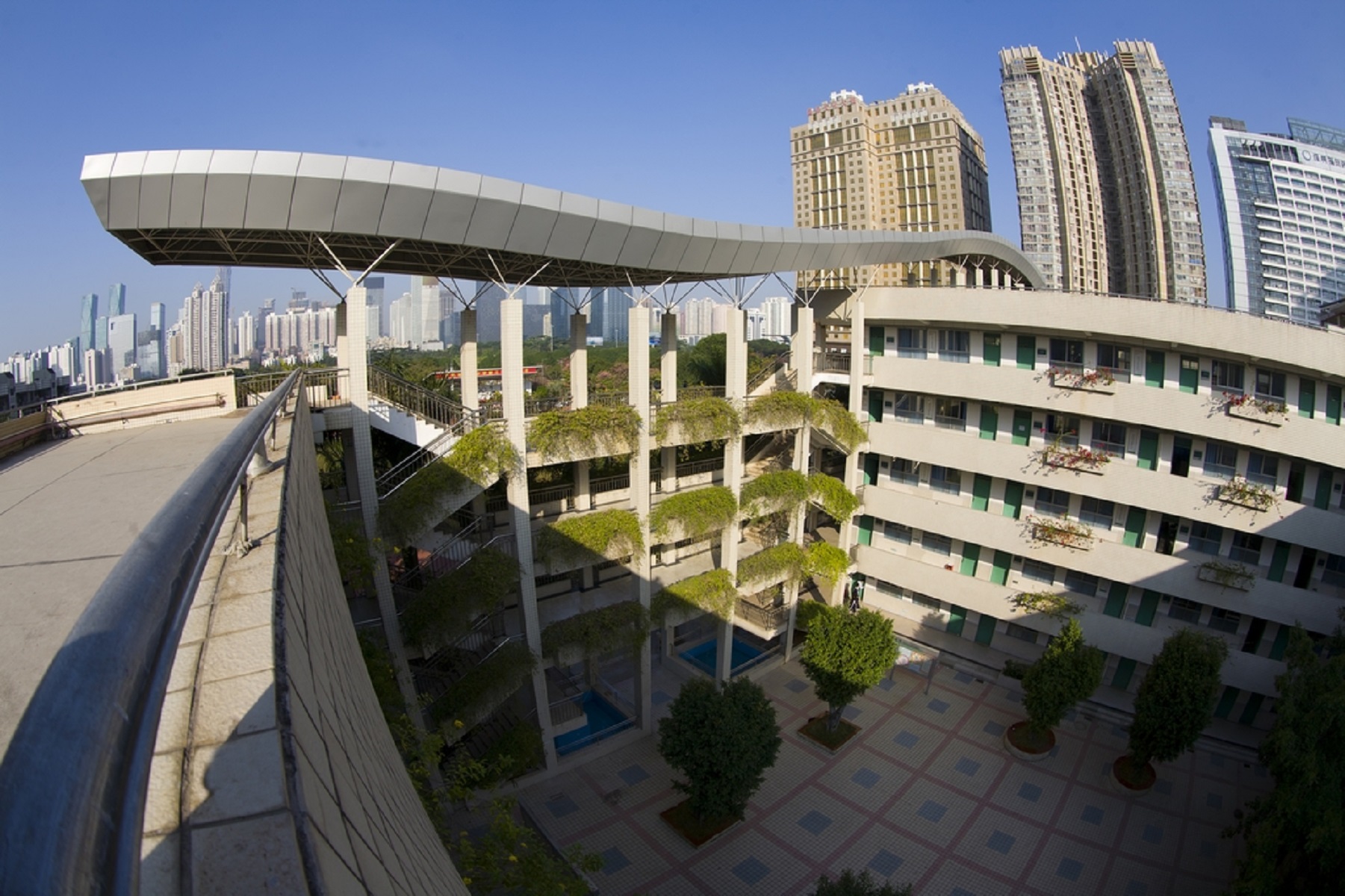  p>深圳市福田中学是一所具有四十多年办学历史的 a target="_blank"