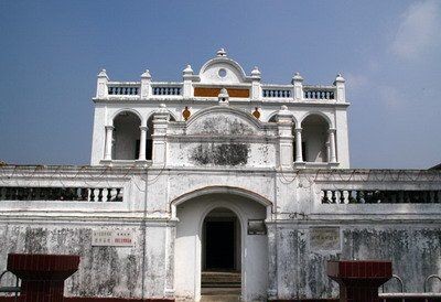  p>彭湃故居坐落在海丰县中风景秀丽的龙津河东面的海城镇桥东社,悠悠