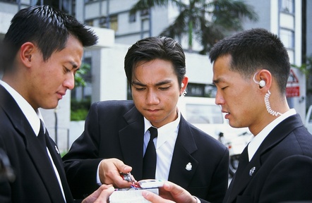  p>《保护证人组》, a target="_blank" href="/item/香港电视广播